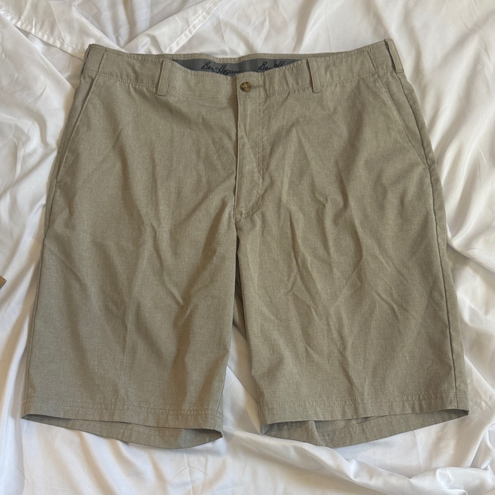 Ben Hogan Men’s Olive-Tan Flat-Front Shorts